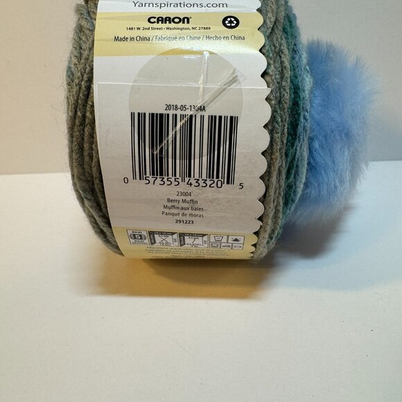 1 Cake Caron Chunky Cupcake Yarn - Berry Muffin - Picture 4 of 5